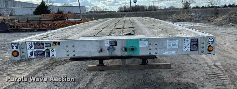 image for item NU9452 2005 Wilson CF 900 flatbed trailer