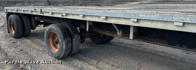 image for item NU9452 2005 Wilson CF 900 flatbed trailer