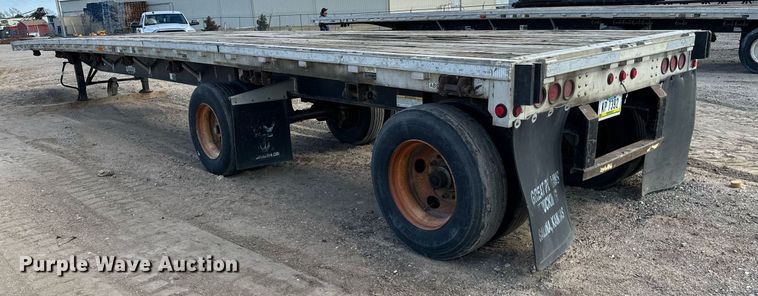 image for item NU9452 2005 Wilson CF 900 flatbed trailer