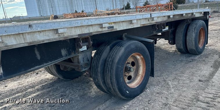 image for item NU9452 2005 Wilson CF 900 flatbed trailer
