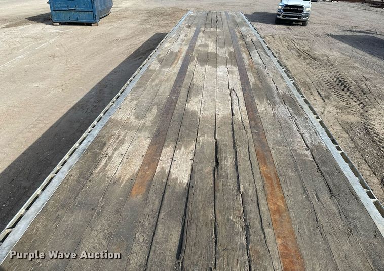 image for item NU9452 2005 Wilson CF 900 flatbed trailer