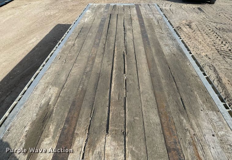 image for item NU9452 2005 Wilson CF 900 flatbed trailer