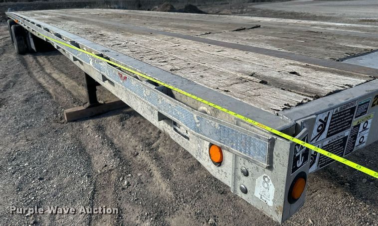 image for item NU9452 2005 Wilson CF 900 flatbed trailer
