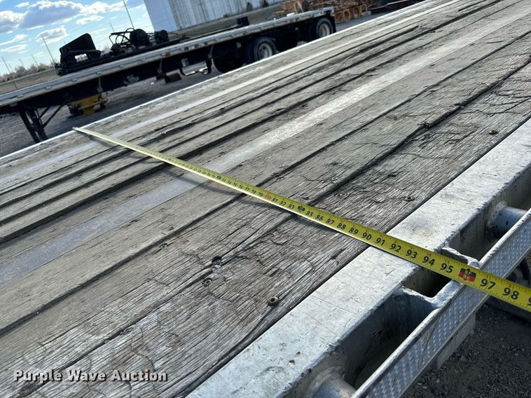 image for item NU9452 2005 Wilson CF 900 flatbed trailer