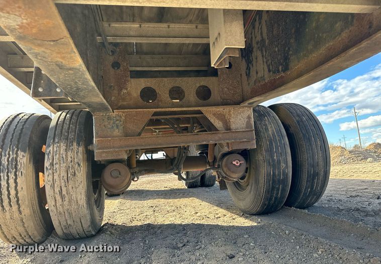 image for item NU9452 2005 Wilson CF 900 flatbed trailer