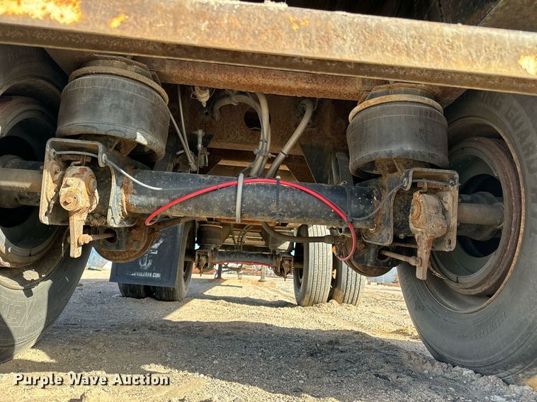 image for item NU9452 2005 Wilson CF 900 flatbed trailer
