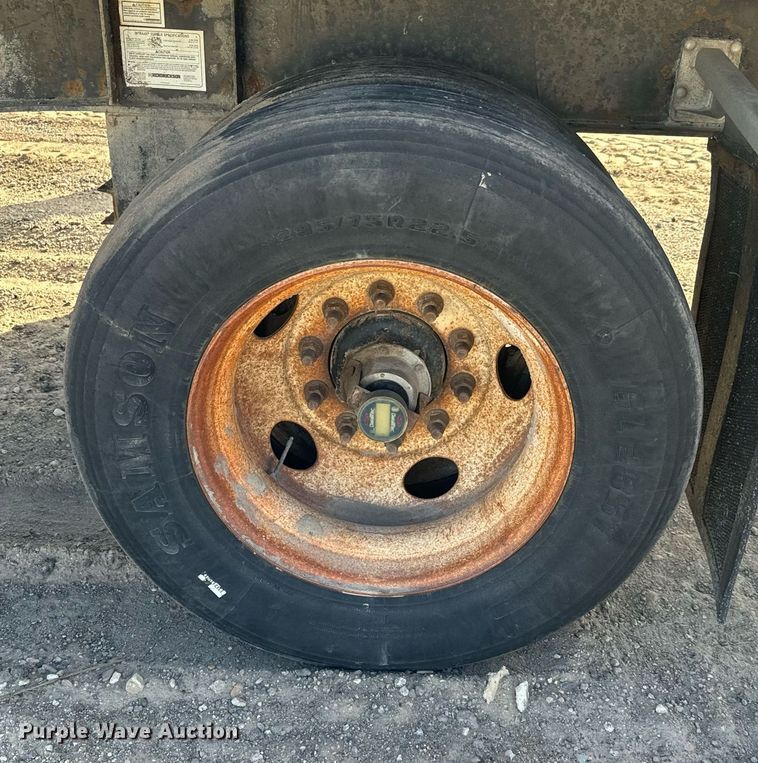 image for item NU9452 2005 Wilson CF 900 flatbed trailer