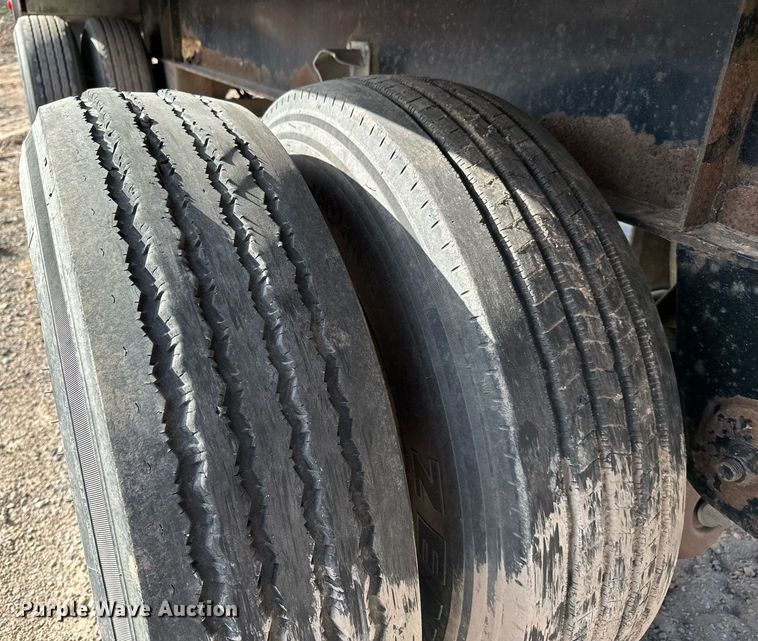image for item NU9452 2005 Wilson CF 900 flatbed trailer