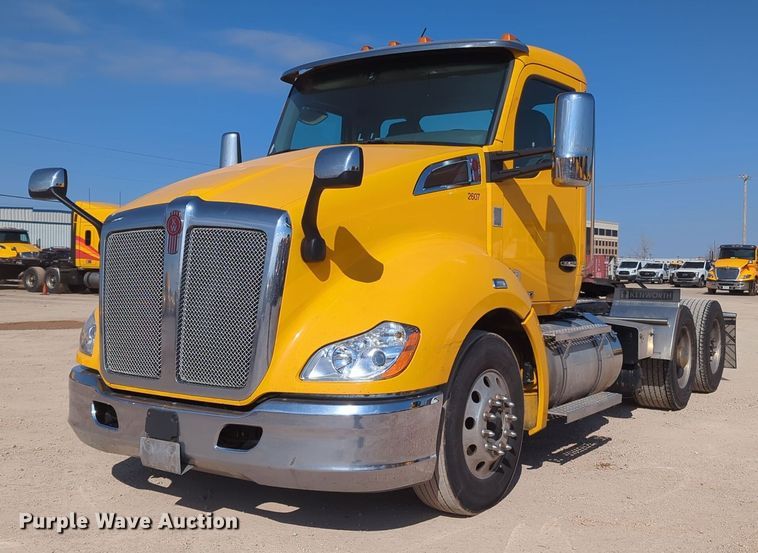 image for item NZ9271 2019 Kenworth T680 semi truck
