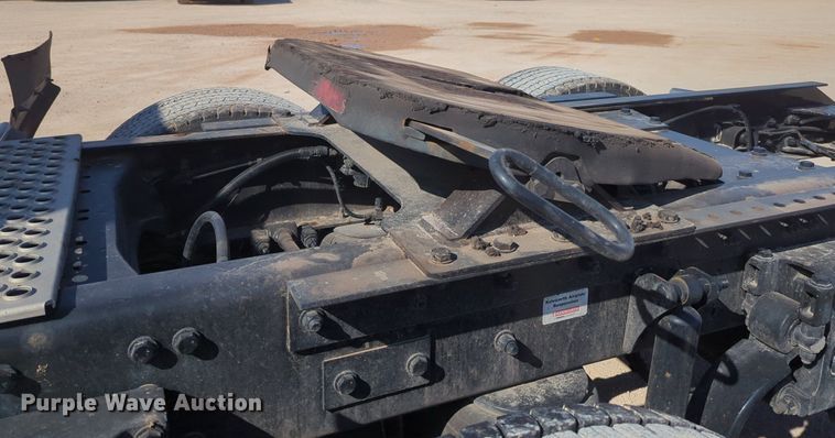 image for item NZ9271 2019 Kenworth T680 semi truck