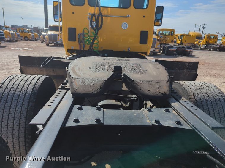 image for item NZ9271 2019 Kenworth T680 semi truck