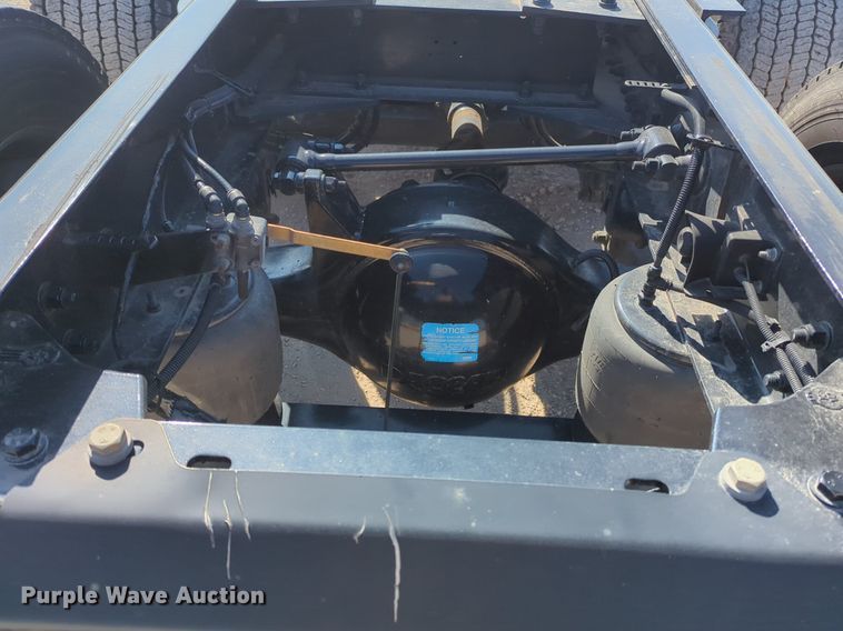 image for item NZ9271 2019 Kenworth T680 semi truck