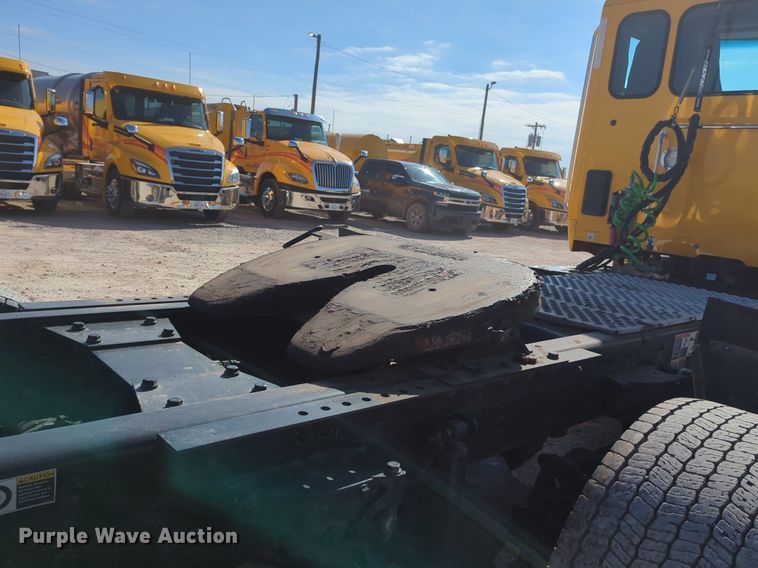 image for item NZ9271 2019 Kenworth T680 semi truck