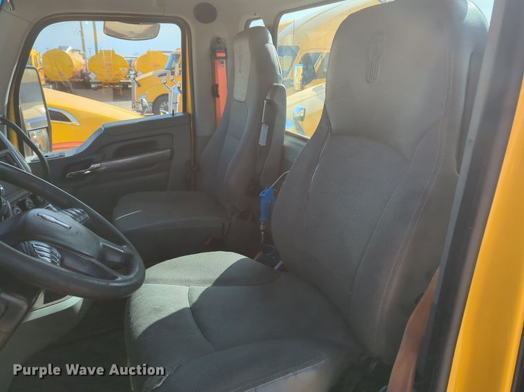 image for item NZ9271 2019 Kenworth T680 semi truck