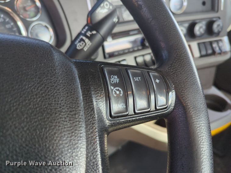 image for item NZ9271 2019 Kenworth T680 semi truck