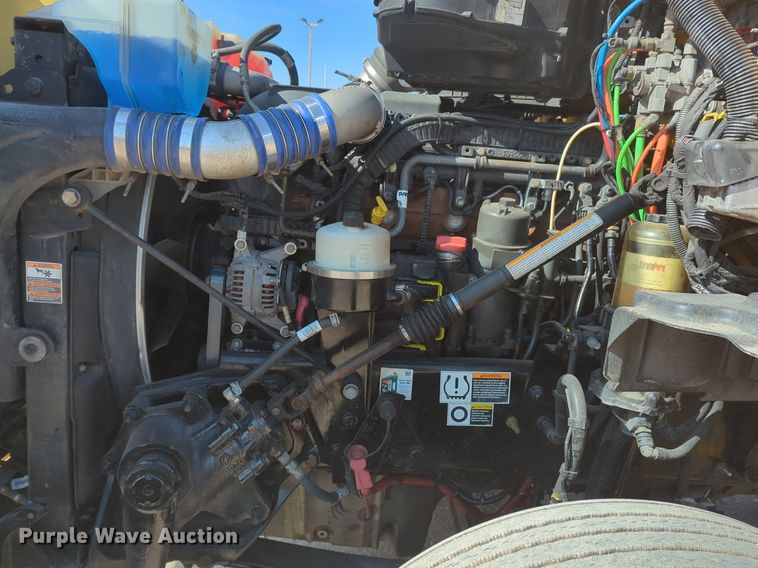 image for item NZ9271 2019 Kenworth T680 semi truck