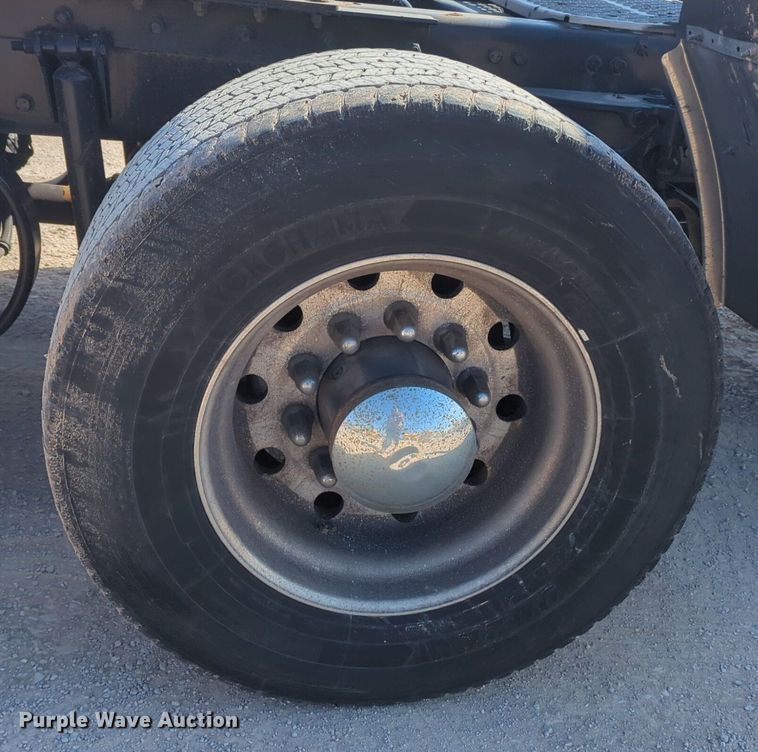 image for item NZ9271 2019 Kenworth T680 semi truck