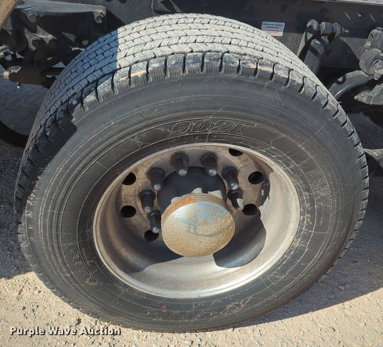 image for item NZ9271 2019 Kenworth T680 semi truck