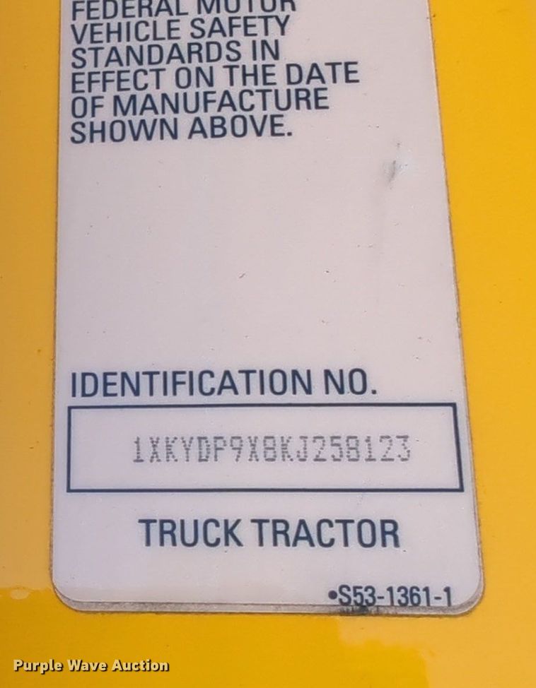 image for item NZ9271 2019 Kenworth T680 semi truck