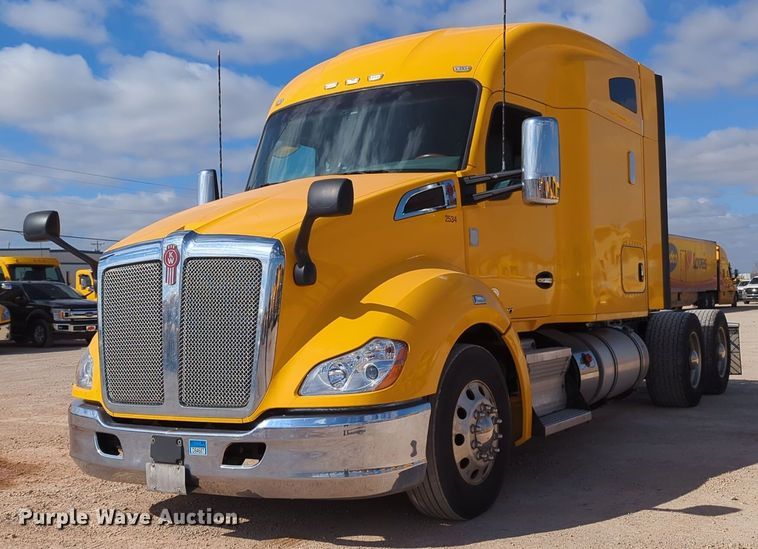 image for item NZ9275 2019 Kenworth T680 semi truck