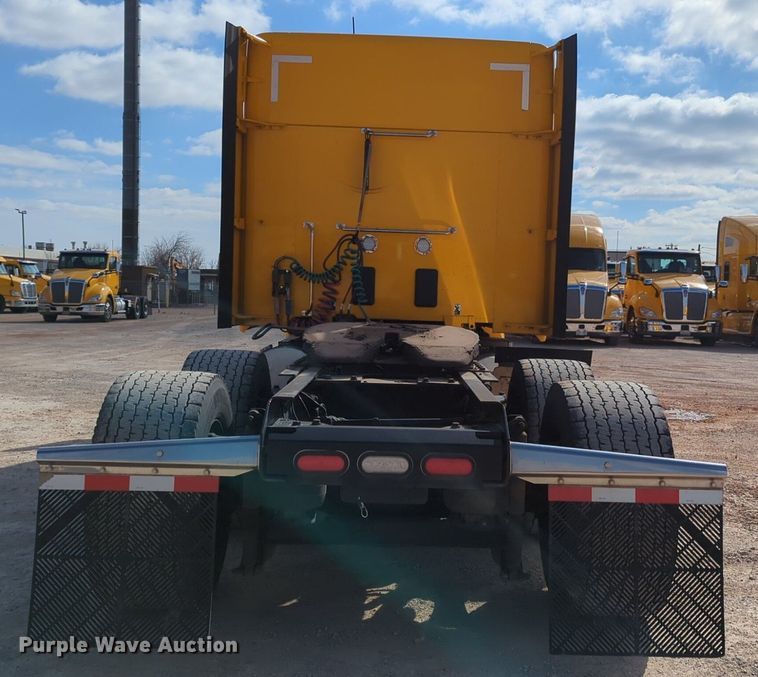 image for item NZ9275 2019 Kenworth T680 semi truck