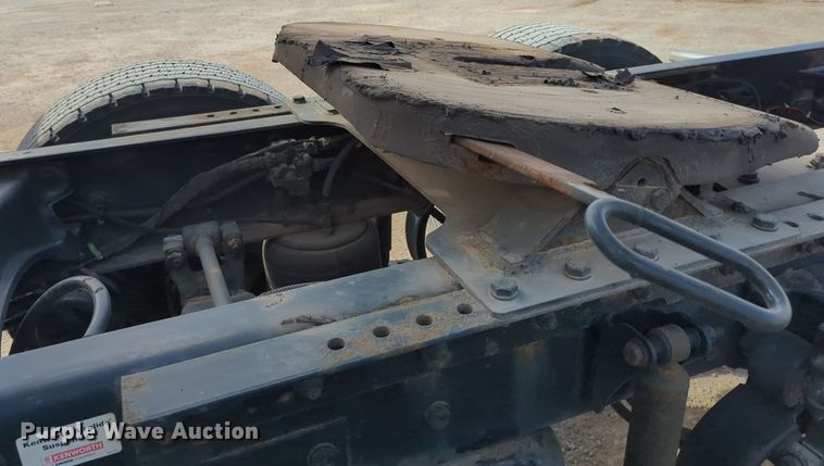 image for item NZ9275 2019 Kenworth T680 semi truck