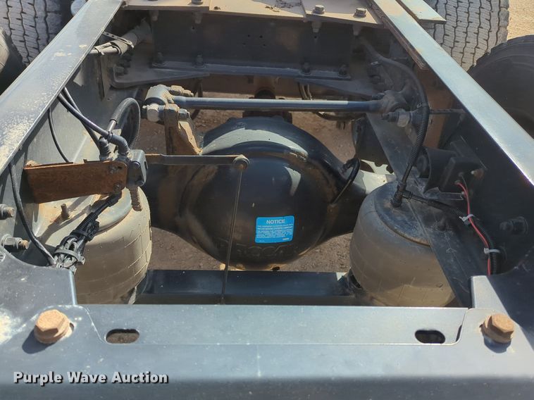 image for item NZ9275 2019 Kenworth T680 semi truck