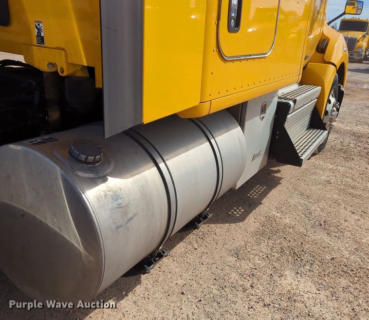 image for item NZ9275 2019 Kenworth T680 semi truck