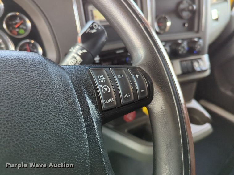 image for item NZ9275 2019 Kenworth T680 semi truck