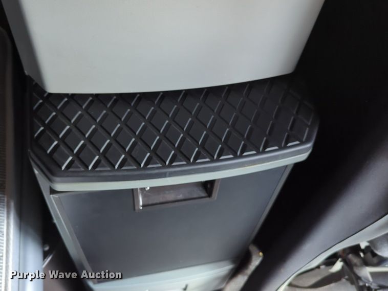 image for item NZ9275 2019 Kenworth T680 semi truck