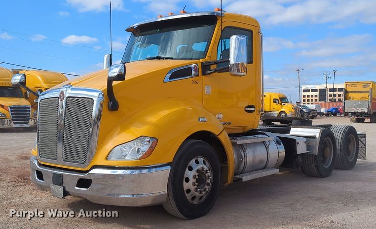image for item NZ9276 2019 Kenworth T680 semi truck
