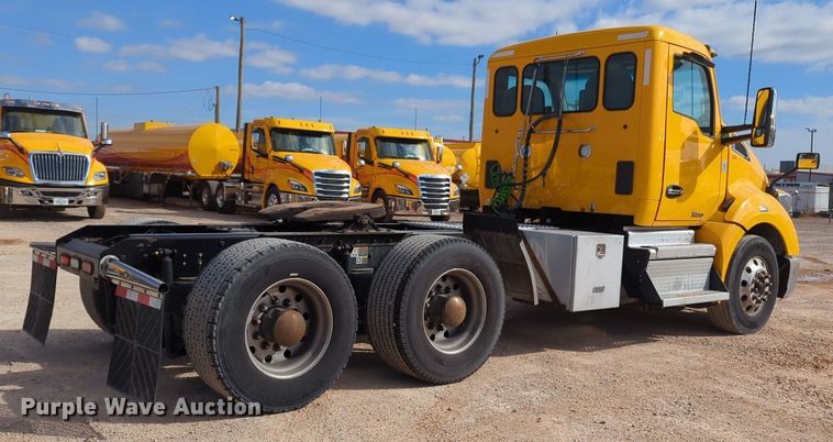 image for item NZ9276 2019 Kenworth T680 semi truck