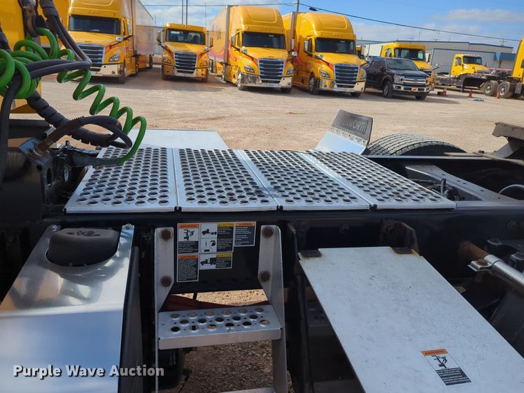 image for item NZ9276 2019 Kenworth T680 semi truck