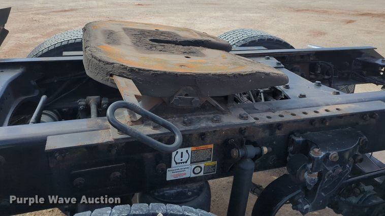 image for item NZ9276 2019 Kenworth T680 semi truck