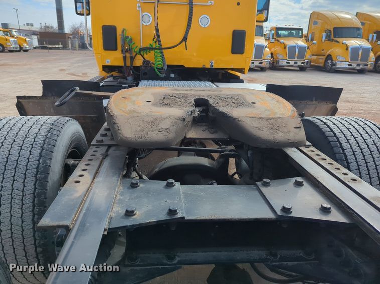 image for item NZ9276 2019 Kenworth T680 semi truck