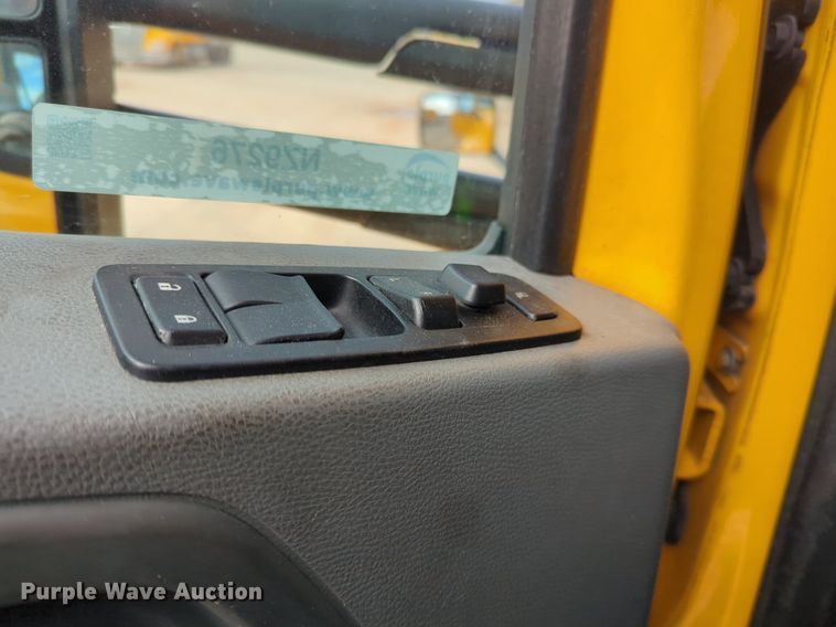 image for item NZ9276 2019 Kenworth T680 semi truck