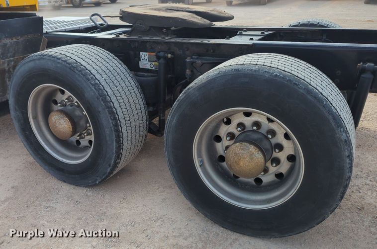 image for item NZ9276 2019 Kenworth T680 semi truck