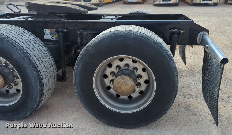 image for item NZ9276 2019 Kenworth T680 semi truck