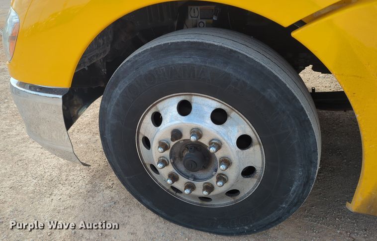 image for item NZ9276 2019 Kenworth T680 semi truck