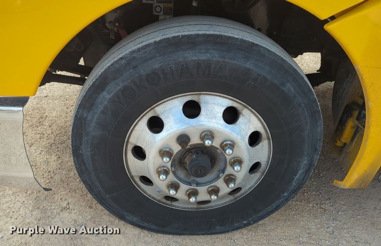 image for item NZ9276 2019 Kenworth T680 semi truck