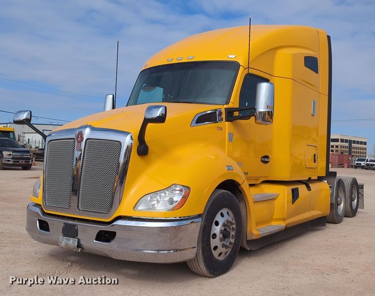 image for item NZ9277 2020 Kenworth T680 semi truck