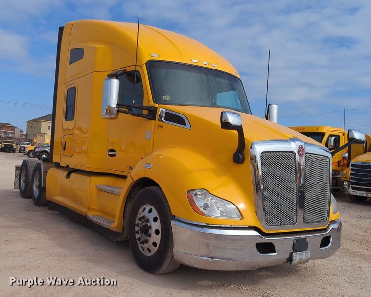 image for item NZ9277 2020 Kenworth T680 semi truck