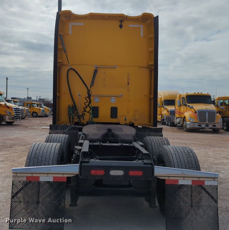 image for item NZ9277 2020 Kenworth T680 semi truck