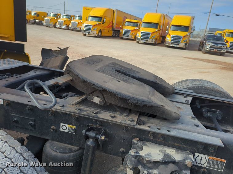 image for item NZ9277 2020 Kenworth T680 semi truck