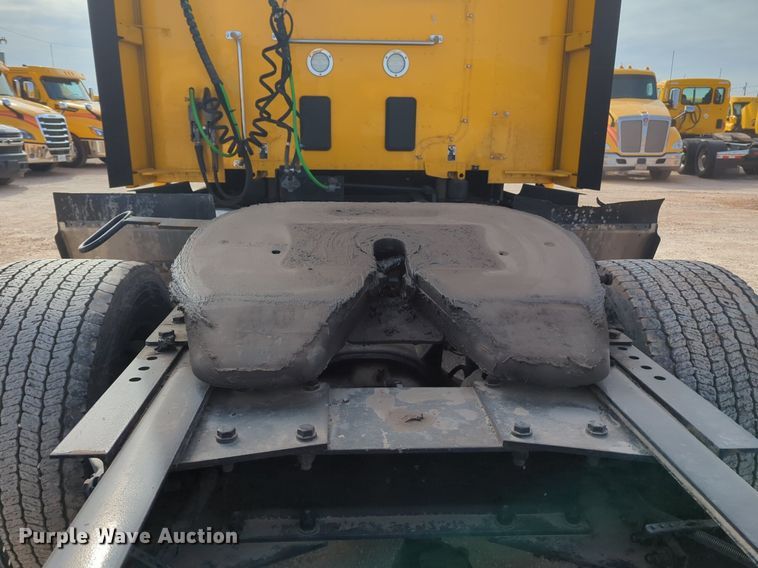 image for item NZ9277 2020 Kenworth T680 semi truck