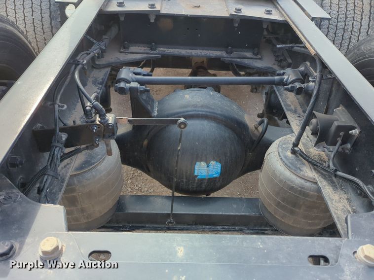 image for item NZ9277 2020 Kenworth T680 semi truck