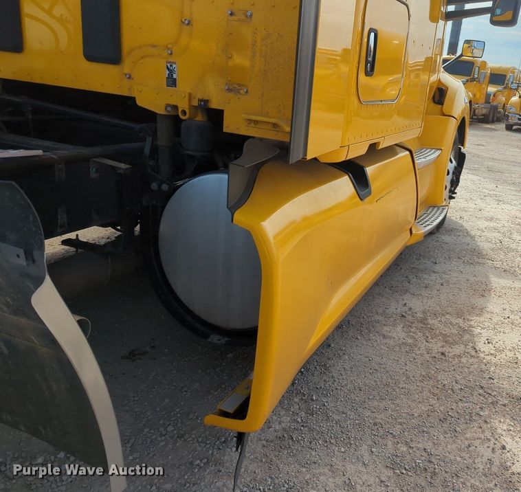 image for item NZ9277 2020 Kenworth T680 semi truck