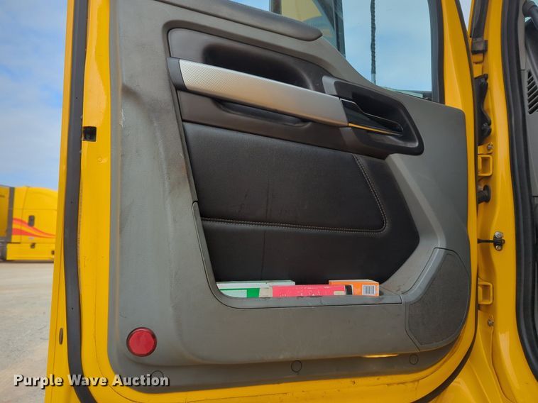 image for item NZ9277 2020 Kenworth T680 semi truck