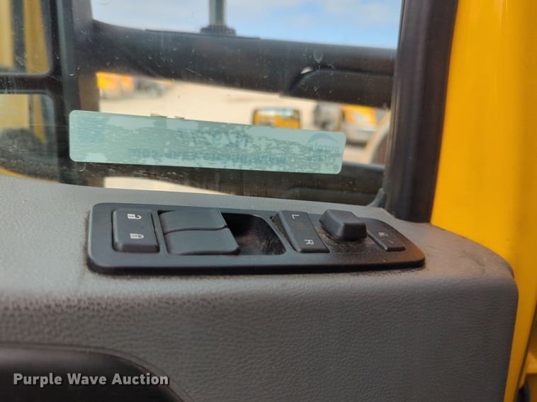 image for item NZ9277 2020 Kenworth T680 semi truck