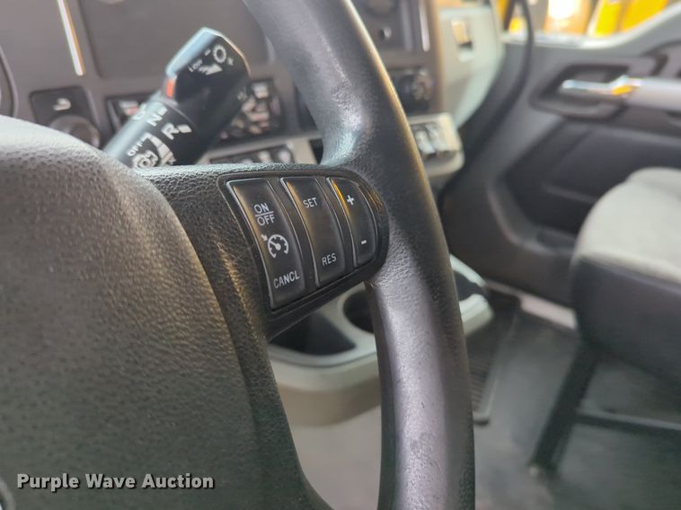 image for item NZ9277 2020 Kenworth T680 semi truck